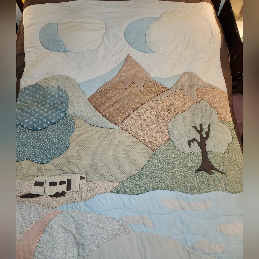 Vintage Patchwork Scenic Hand Quilted Blanket Bedspread
